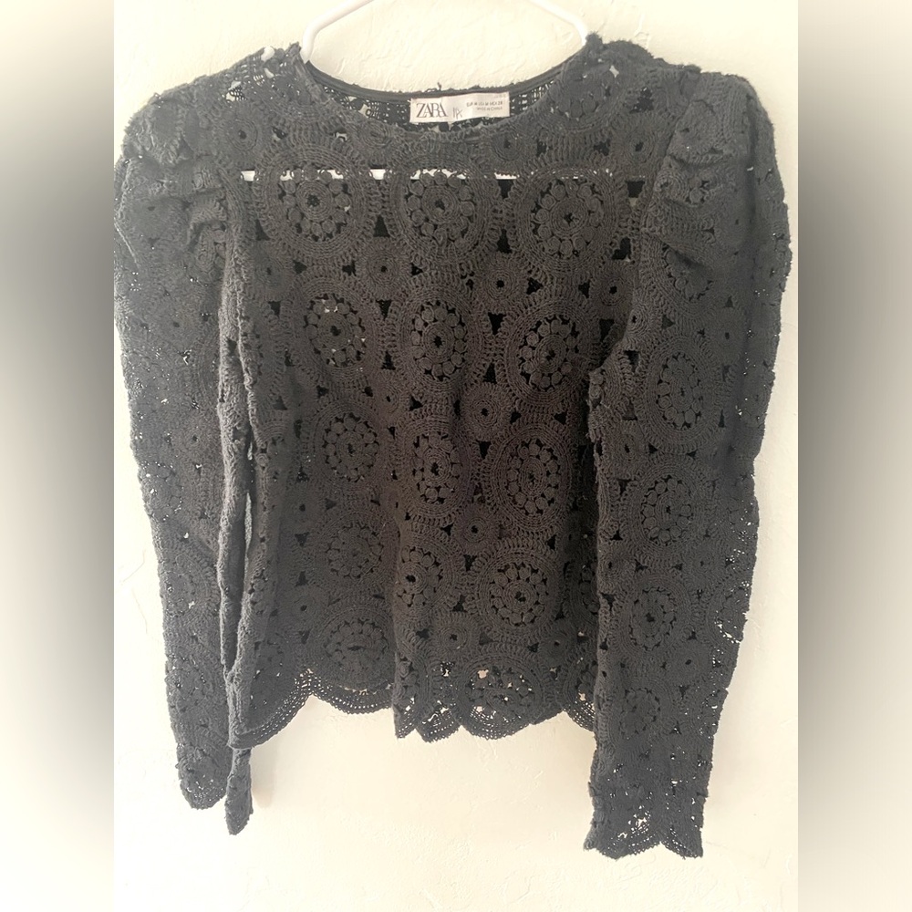 Zara black knit lace puff shoulder top 🖤
